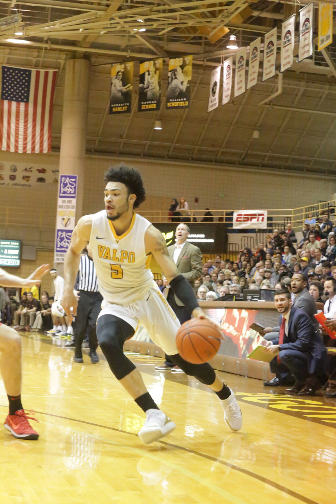 Valparaiso University beats Illinois State in men's basketball